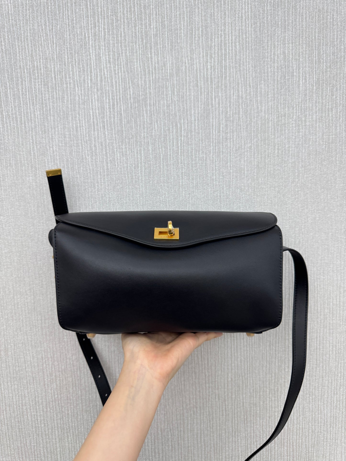 BALENCIAGA Le 7 Hobo