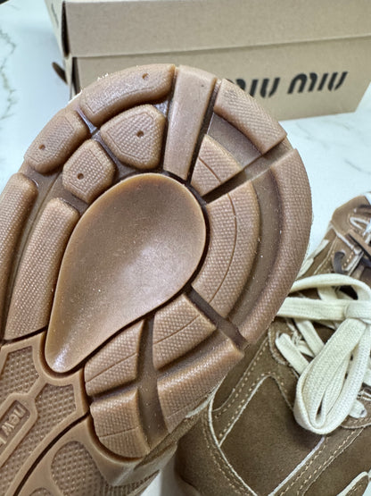 MIU MIU x NEW BALANCE 棕色猄皮軟底運動鞋