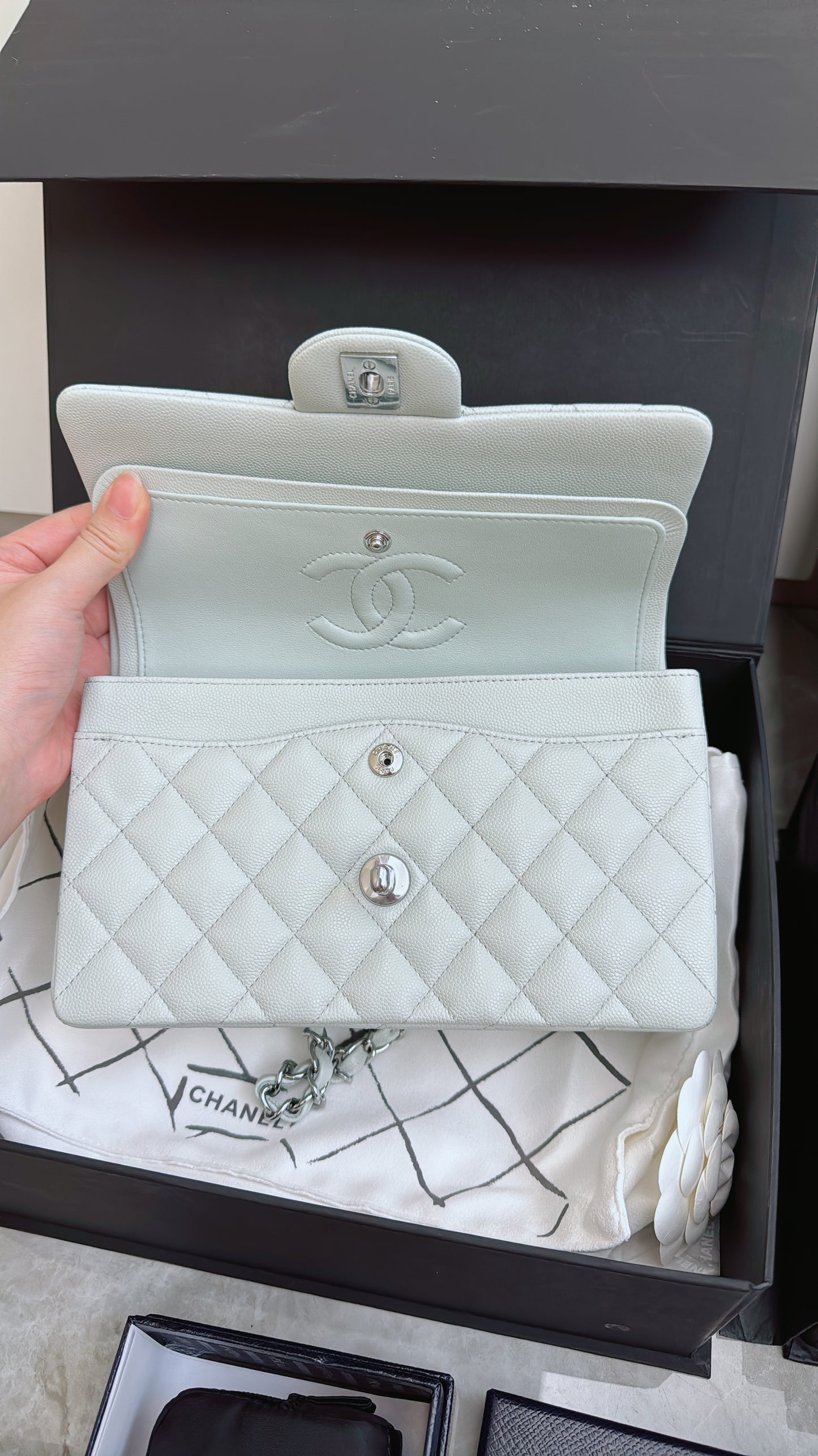 CHANEL CF23 淺灰藍色 魚子醬牛皮 銀扣