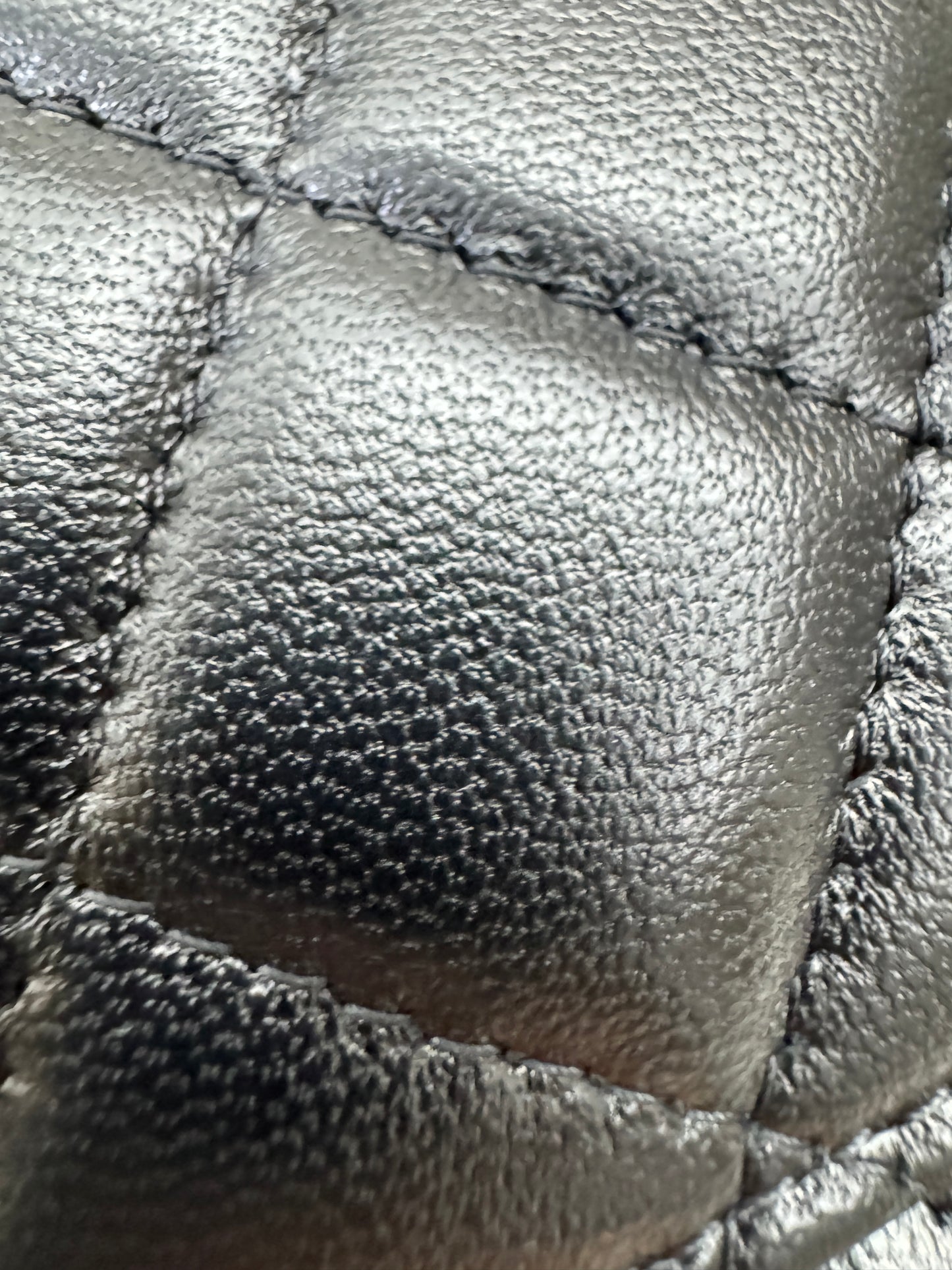 CHANEL 25B 手柄郵差 Wallet on Chain