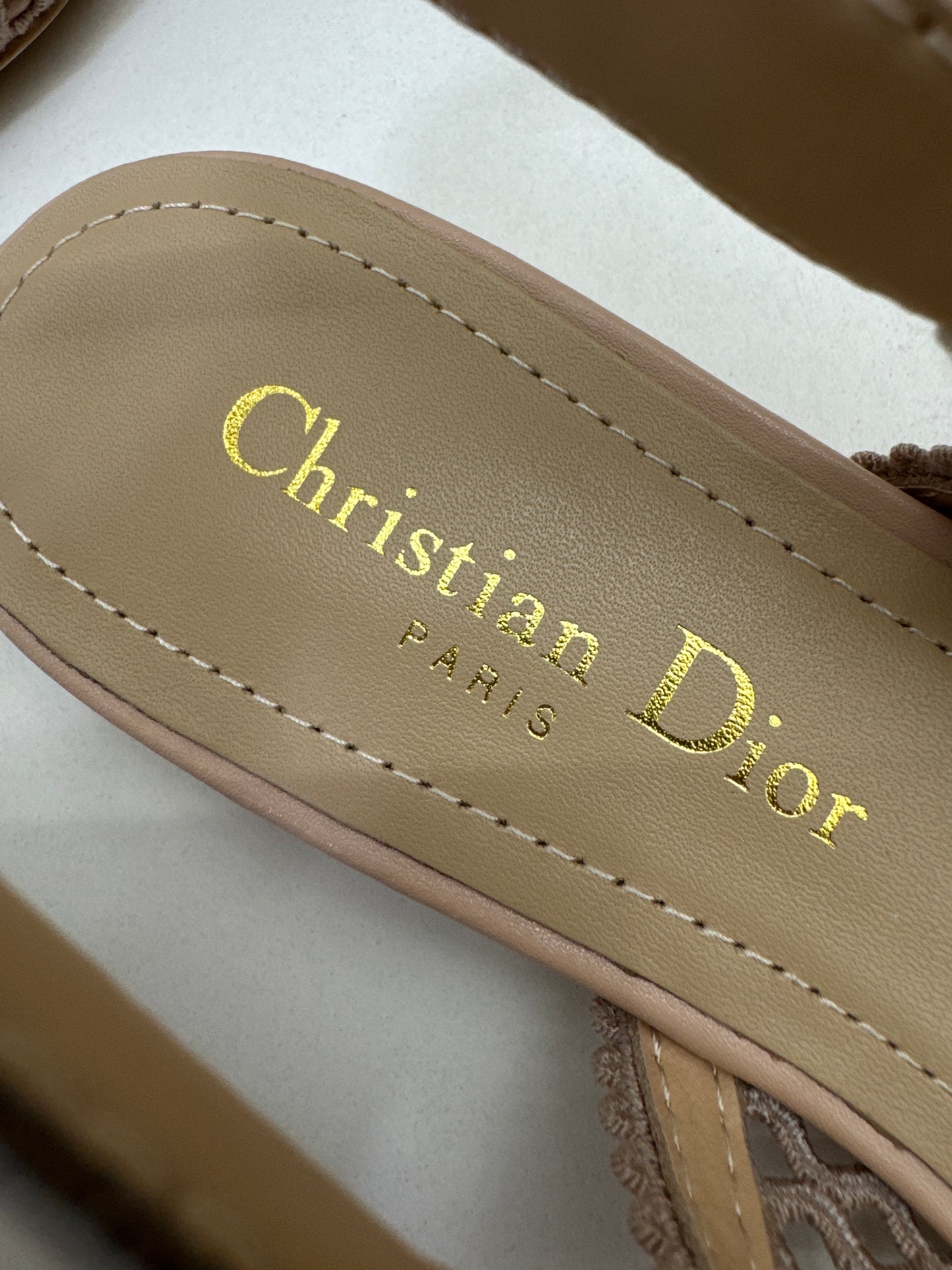 DIOR J’adior Slingback 裸粉鏤空