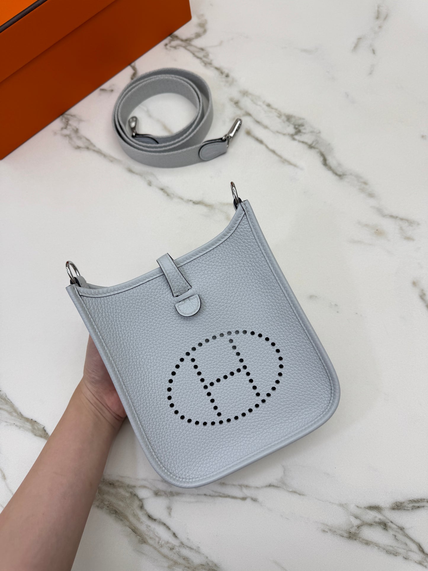 HERMES Mini Evelyne 霧霾藍銀扣 T0 Bleu Brume PHW