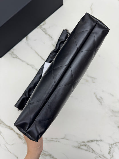 CHANEL 22Bag 黑銀 Medium
