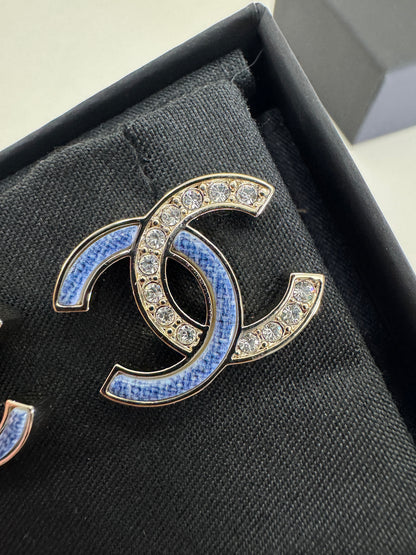 CHANEL 26C 牛仔藍拼鑽耳環