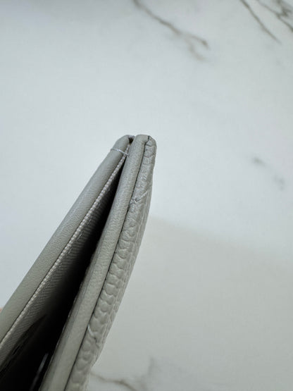 CHANEL Passport Holder 淺灰