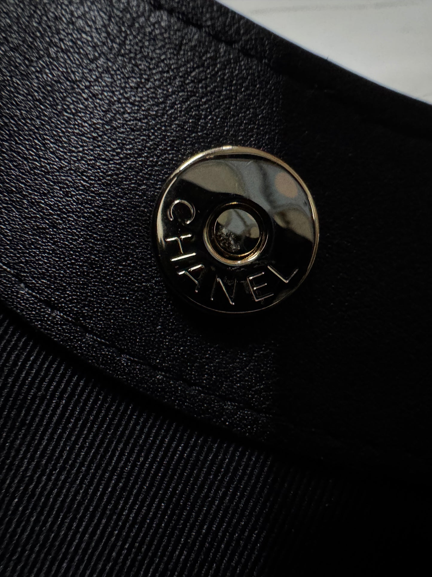CHANEL 31Bag Nano 黑色油臘羊皮