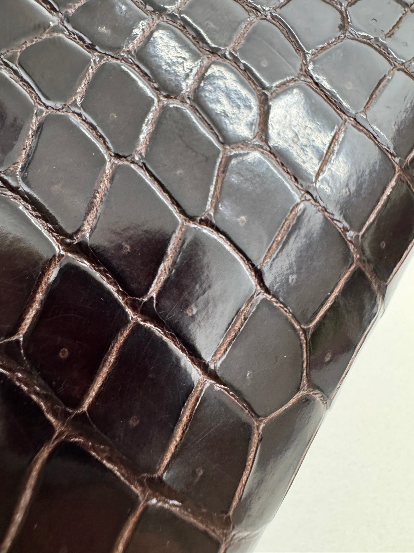 HERMES Bearn Wallet 亮面灣鱷 巧克力色 金扣 Porosus Crocodile Chocolate GHW