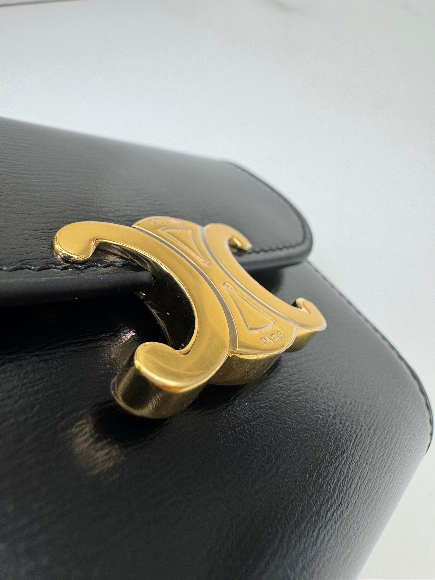 CELINE Wallet 凱旋門金扣Box皮
