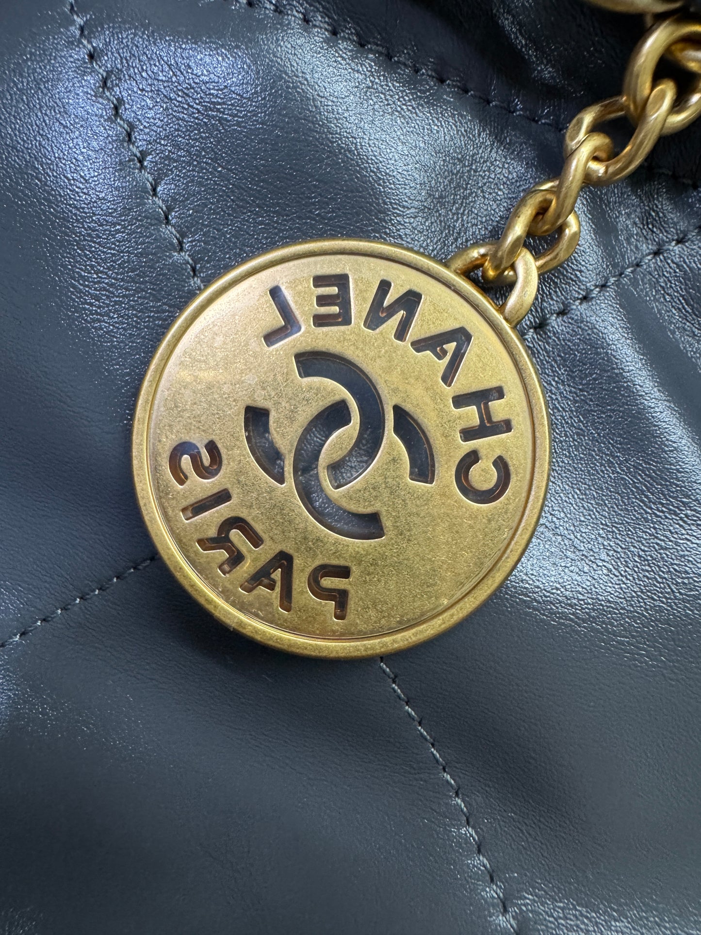 CHANEL 22Bag 小號 深灰色