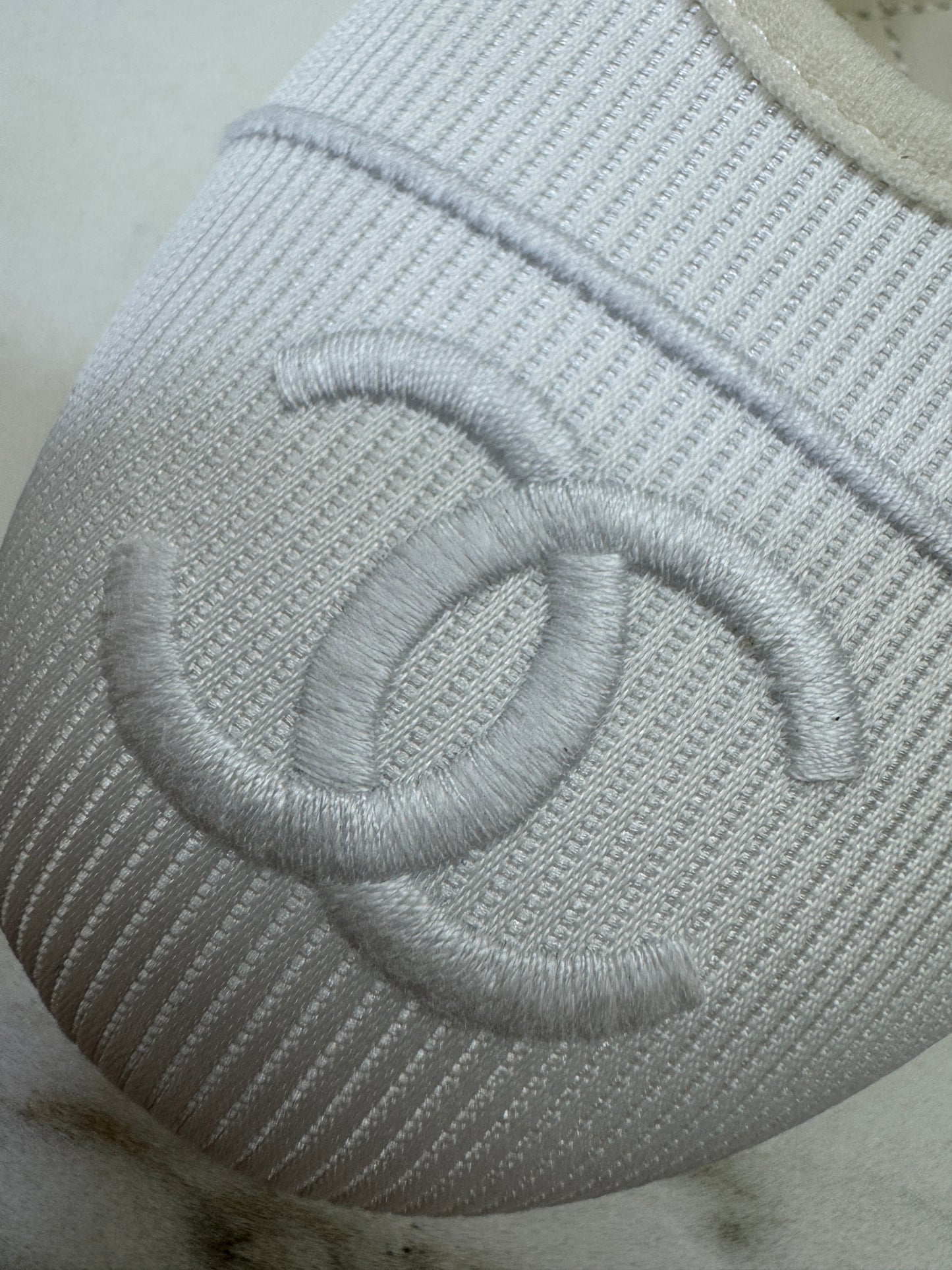 CHANEL 24S Mary Jane 芭蕾舞鞋 白色娟布