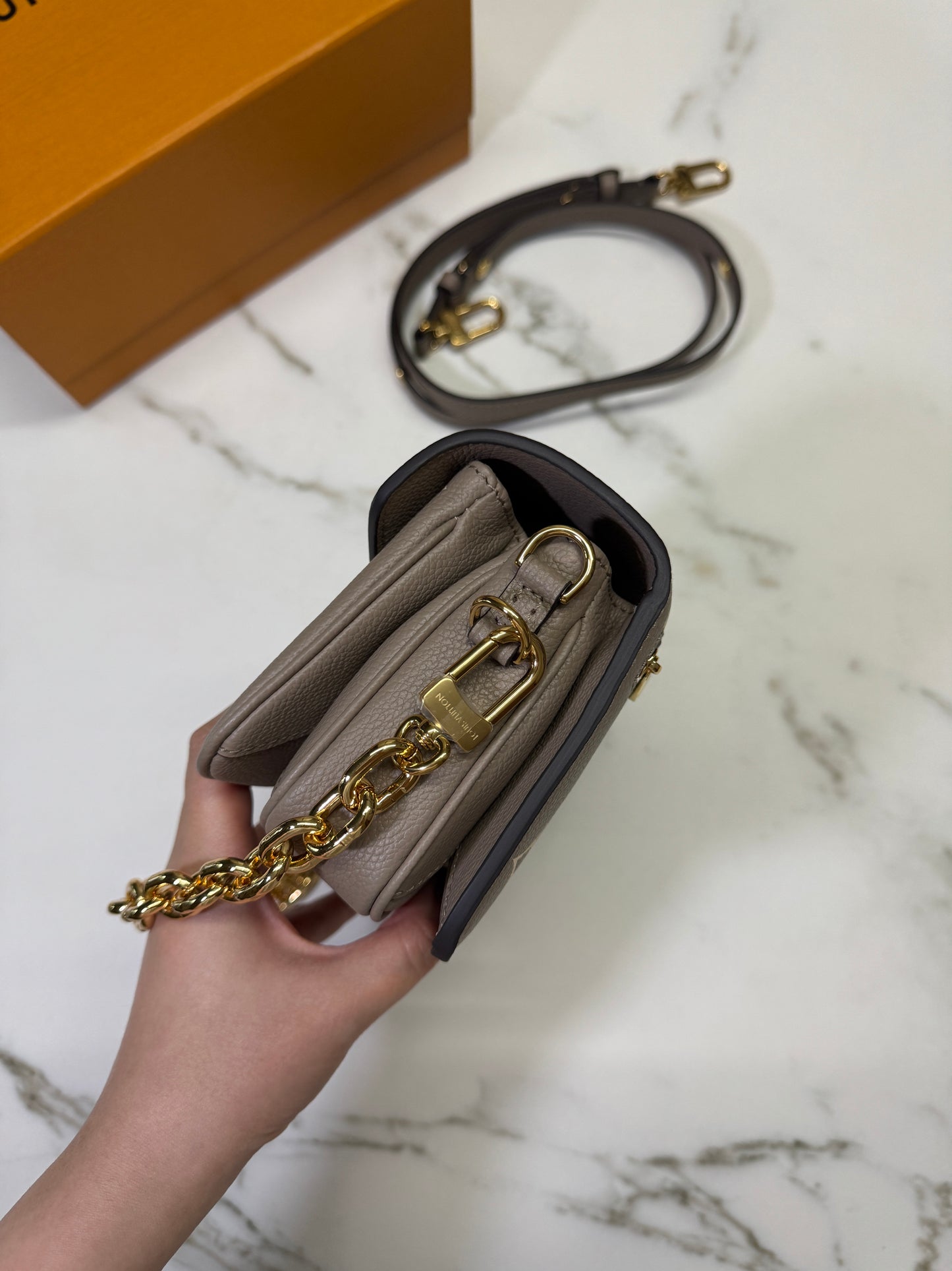 LV Pochette Metis 大象灰