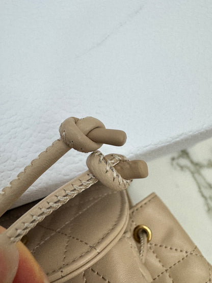 DIOR Caro Backpack Medium 奶茶色