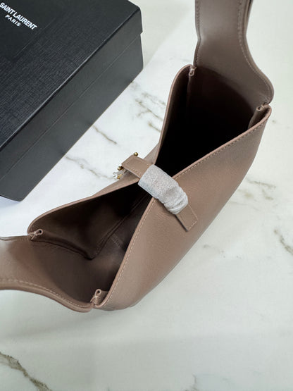 YSL LE 5 A7 Hobo 奶茶色 Small