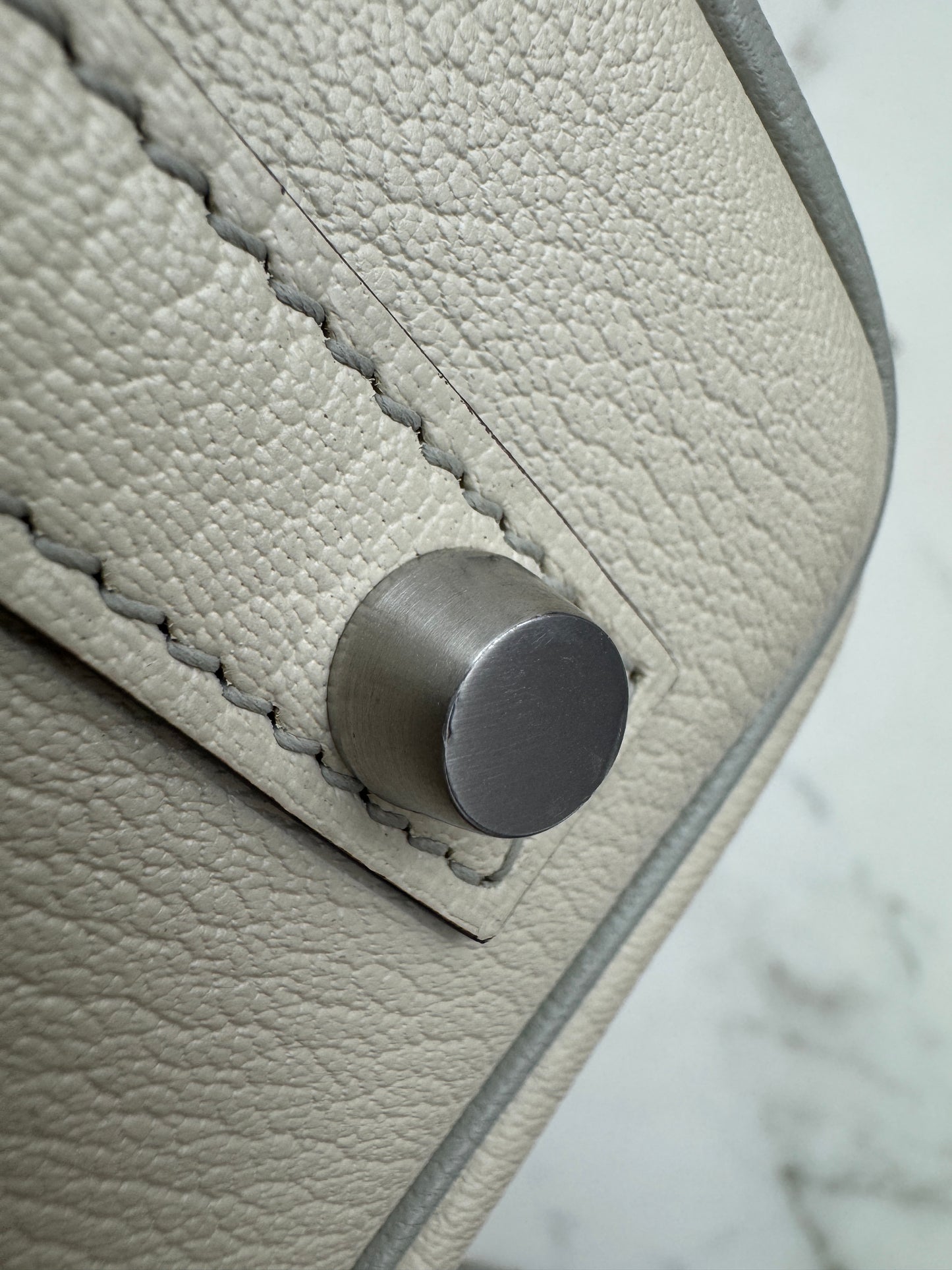HERMES Birkin 30 SO 珍珠灰拼奶昔白山羊皮 拉絲銀扣 Chevre Mysore Gris Pearl x Craie
