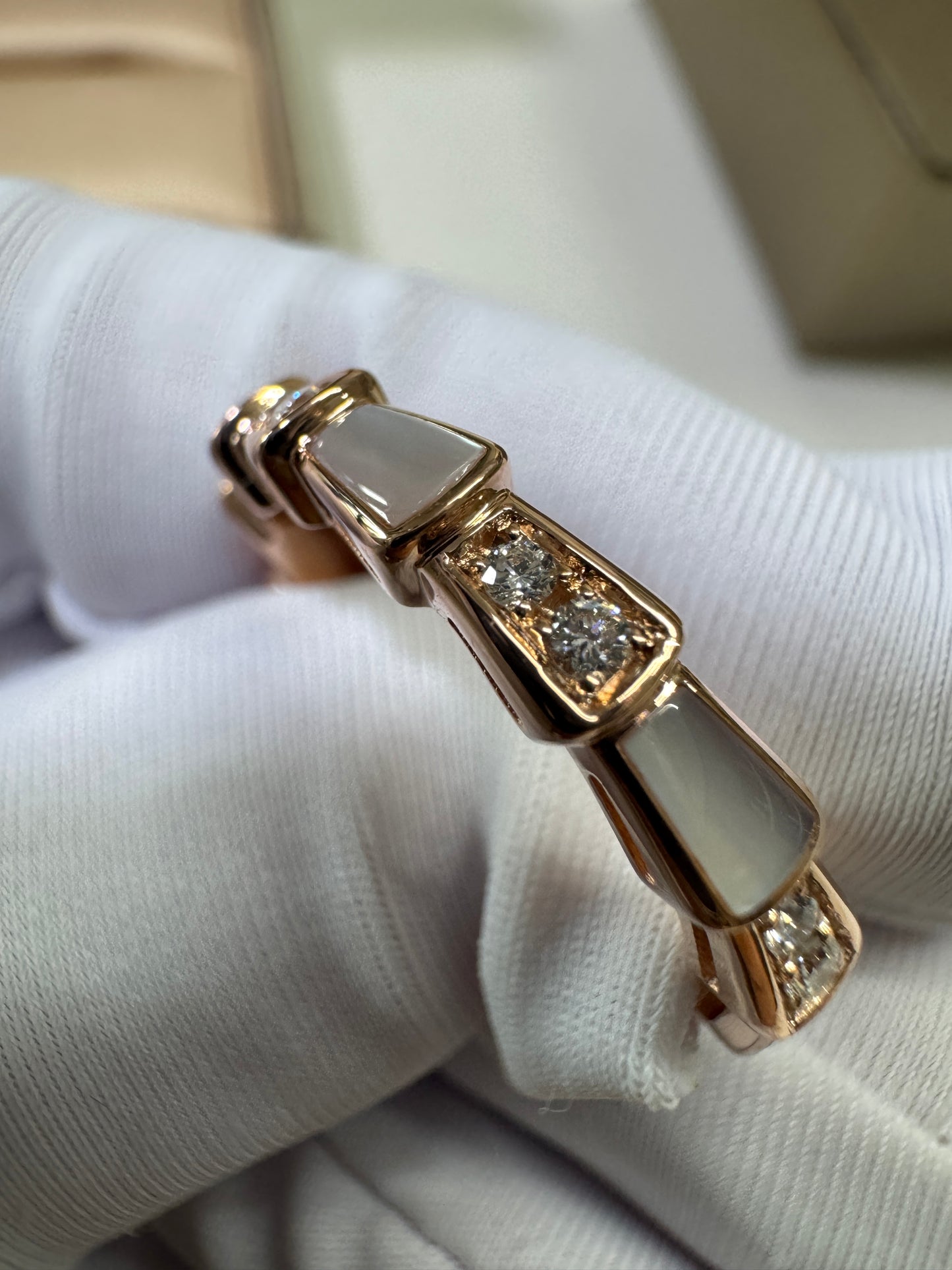 BVLGARI Serpenti 18K玫瑰金 貝母 鑽石戒指【真金真鑽】