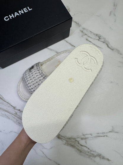 CHANEL 白銀色 厚底拖鞋