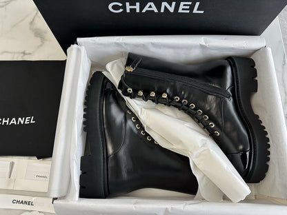 CHANEL 中筒馬丁靴 23C