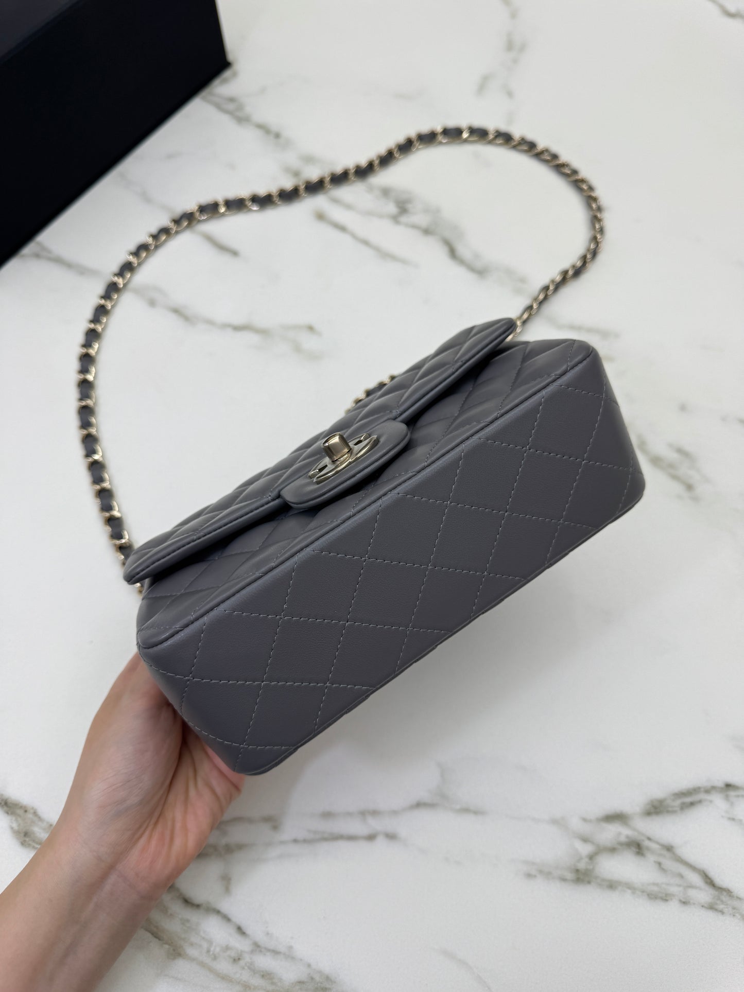 CHANEL Mini CF 深灰色羊皮淺金扣