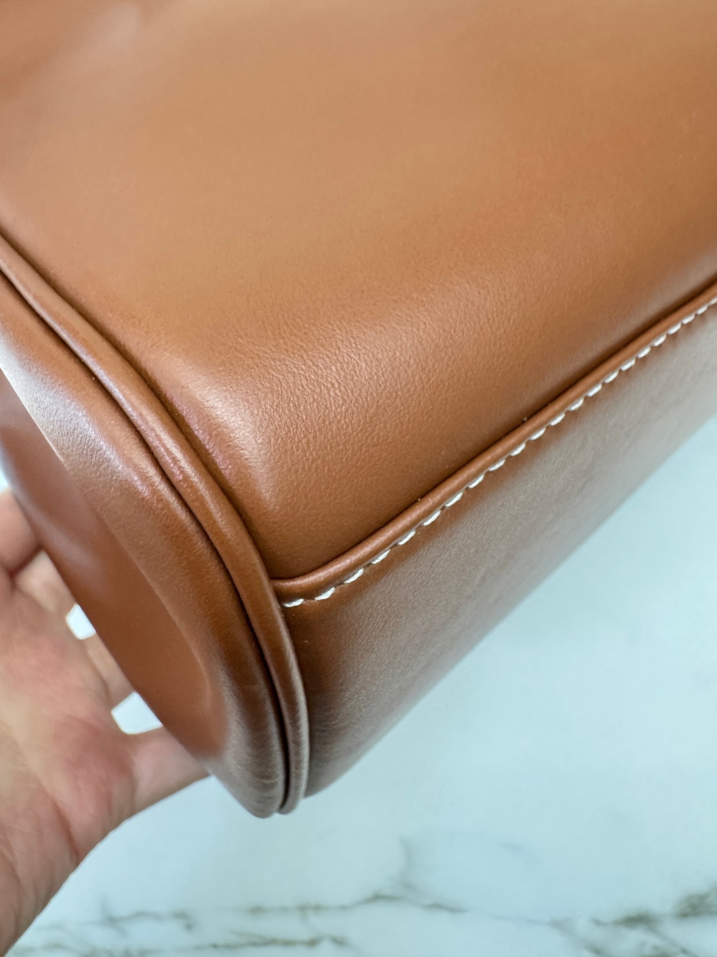 CELINE Soft 16 Medium 棕色