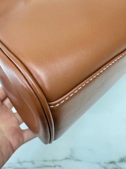 CELINE Soft 16 Medium 棕色