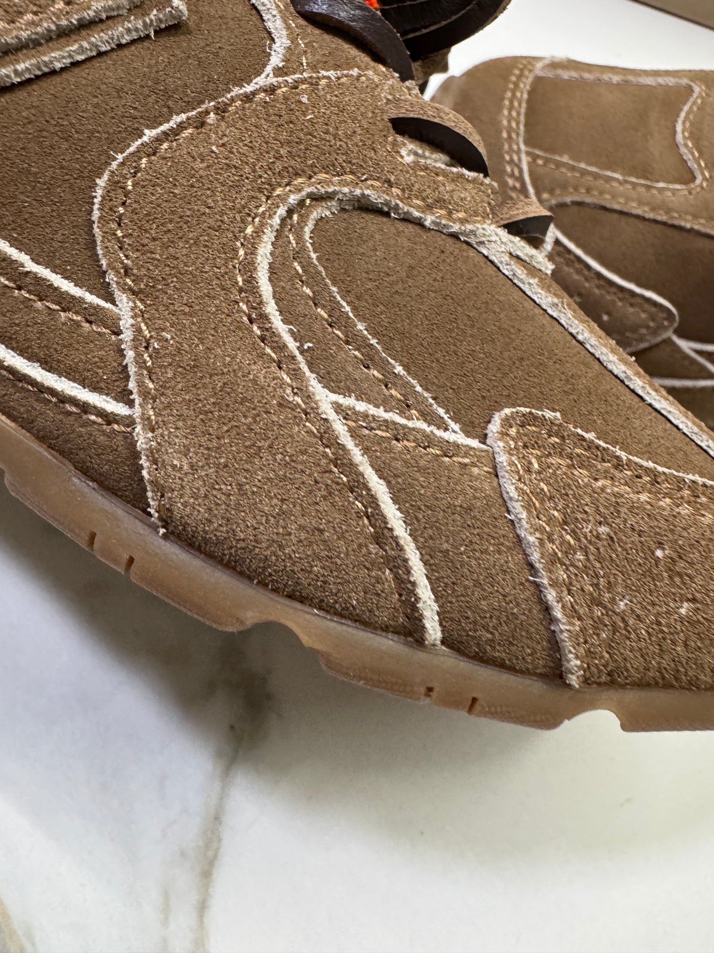 MIU MIU x NEW BALANCE 棕色猄皮軟底運動鞋