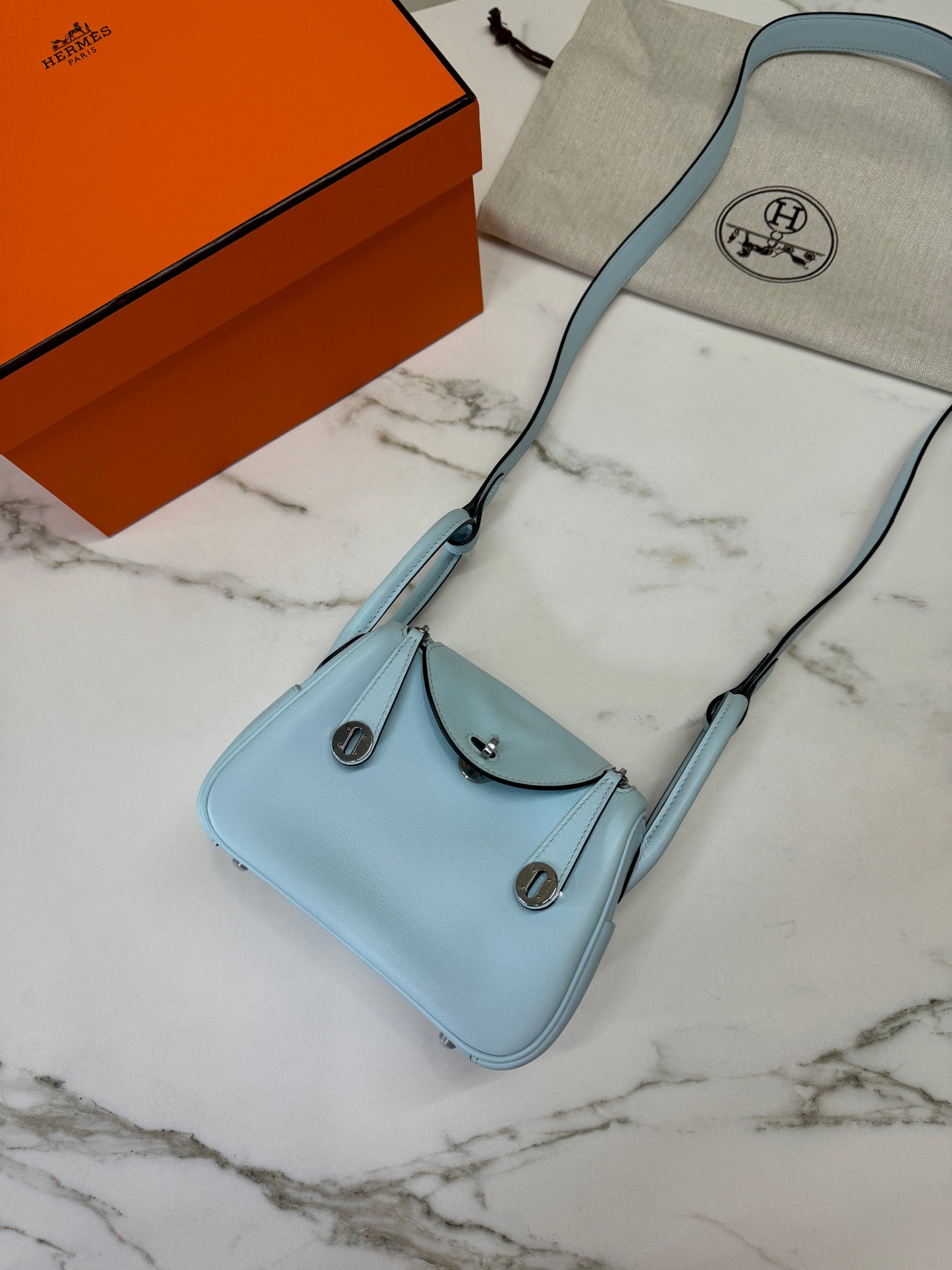 HERMES Mini Lindy 霧霾藍T0 銀扣 swift