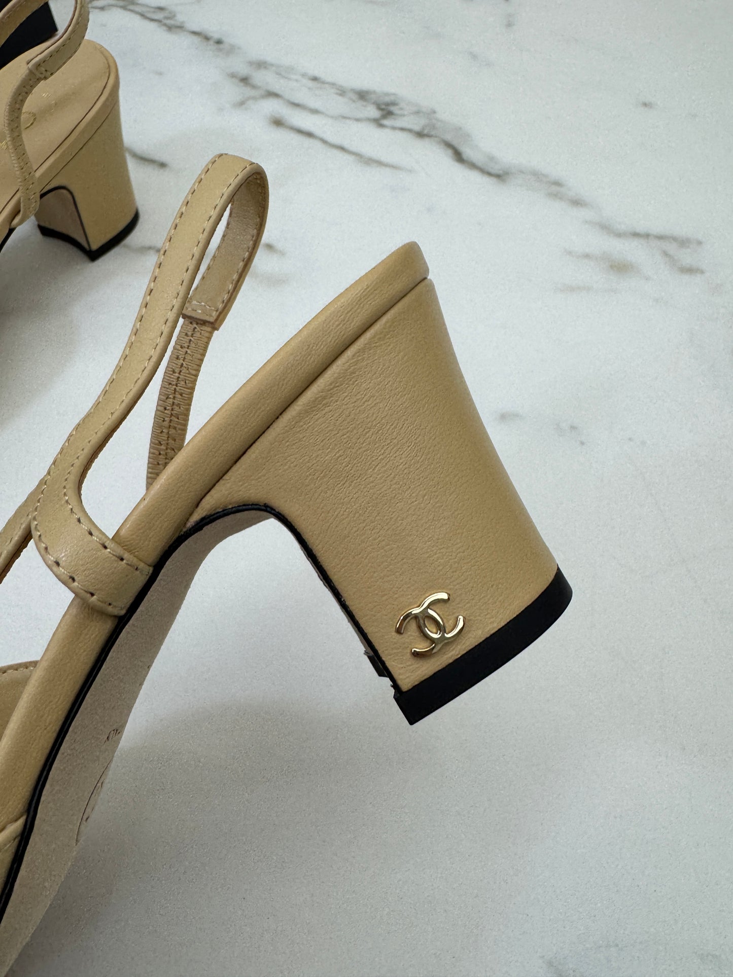 CHANEL Slingback 6.5cm 杏拼黑