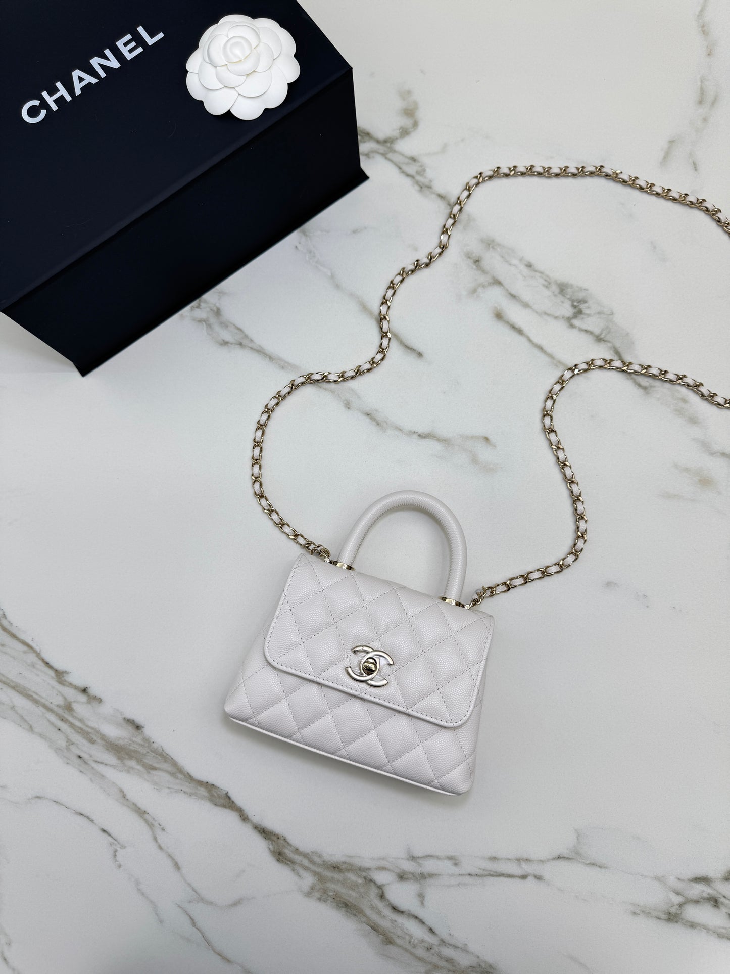 CHANEL Coco Handle Nano 白色