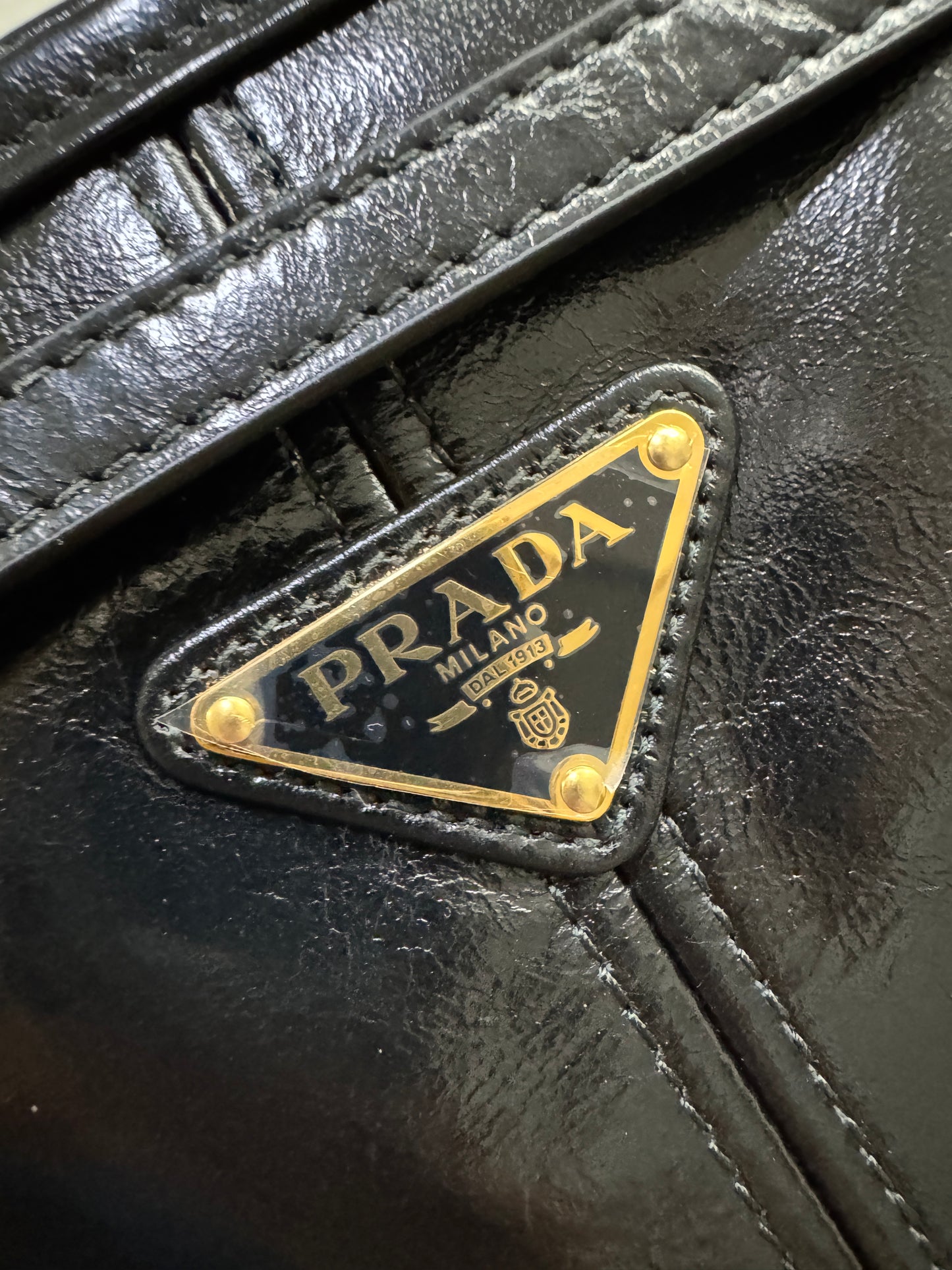 PRADA Soft Lux 中號 黑色