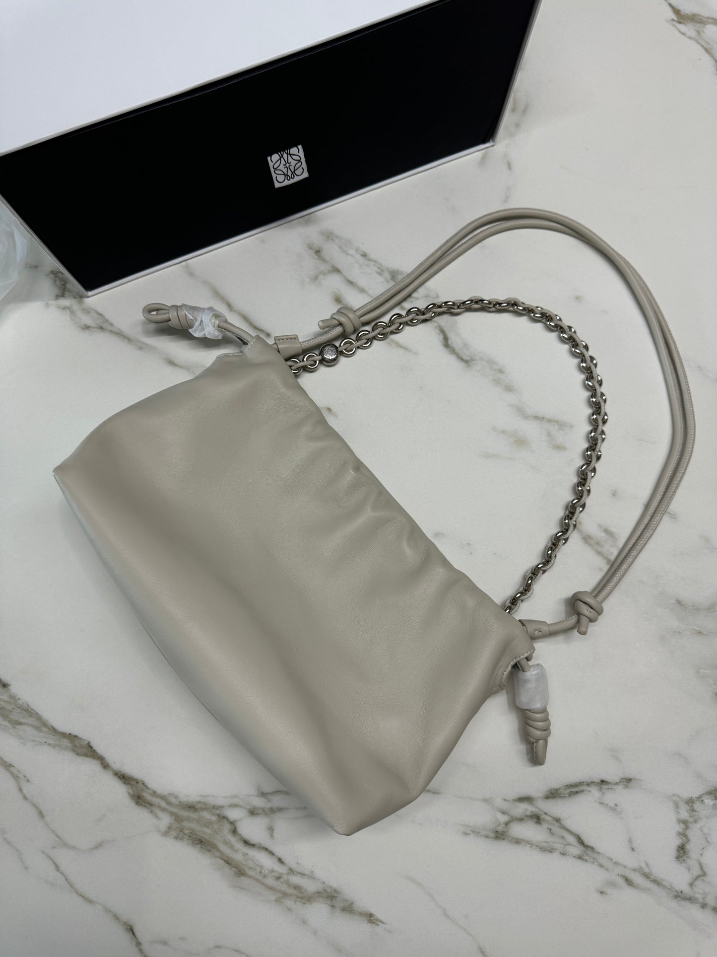 LOEWE Flamenco Purse 海鹽白 Medium Sea Salt