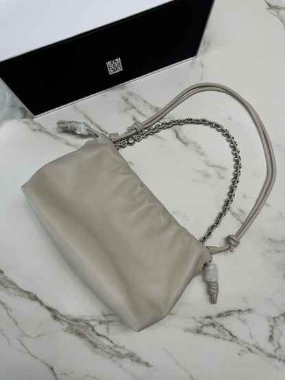 LOEWE Flamenco Purse 海鹽白 Medium Sea Salt