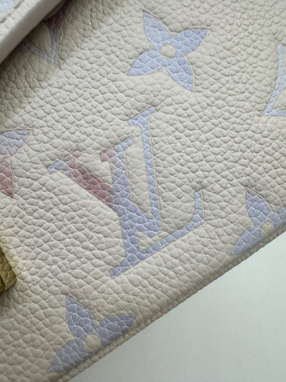 LV Pochette Metis East-West 漸變紫