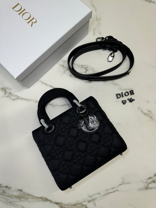 DIOR Lady 4格 磨砂黑 Small