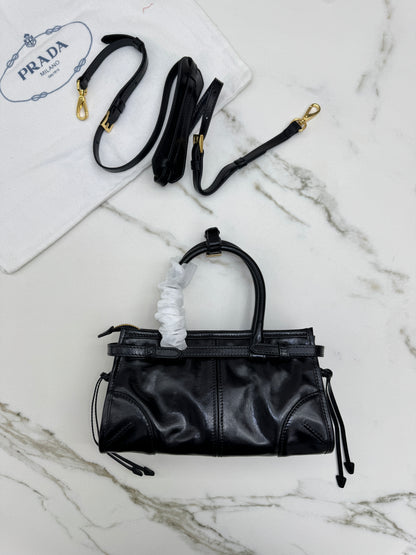 PRADA Mini Bonnie 油蠟牛皮