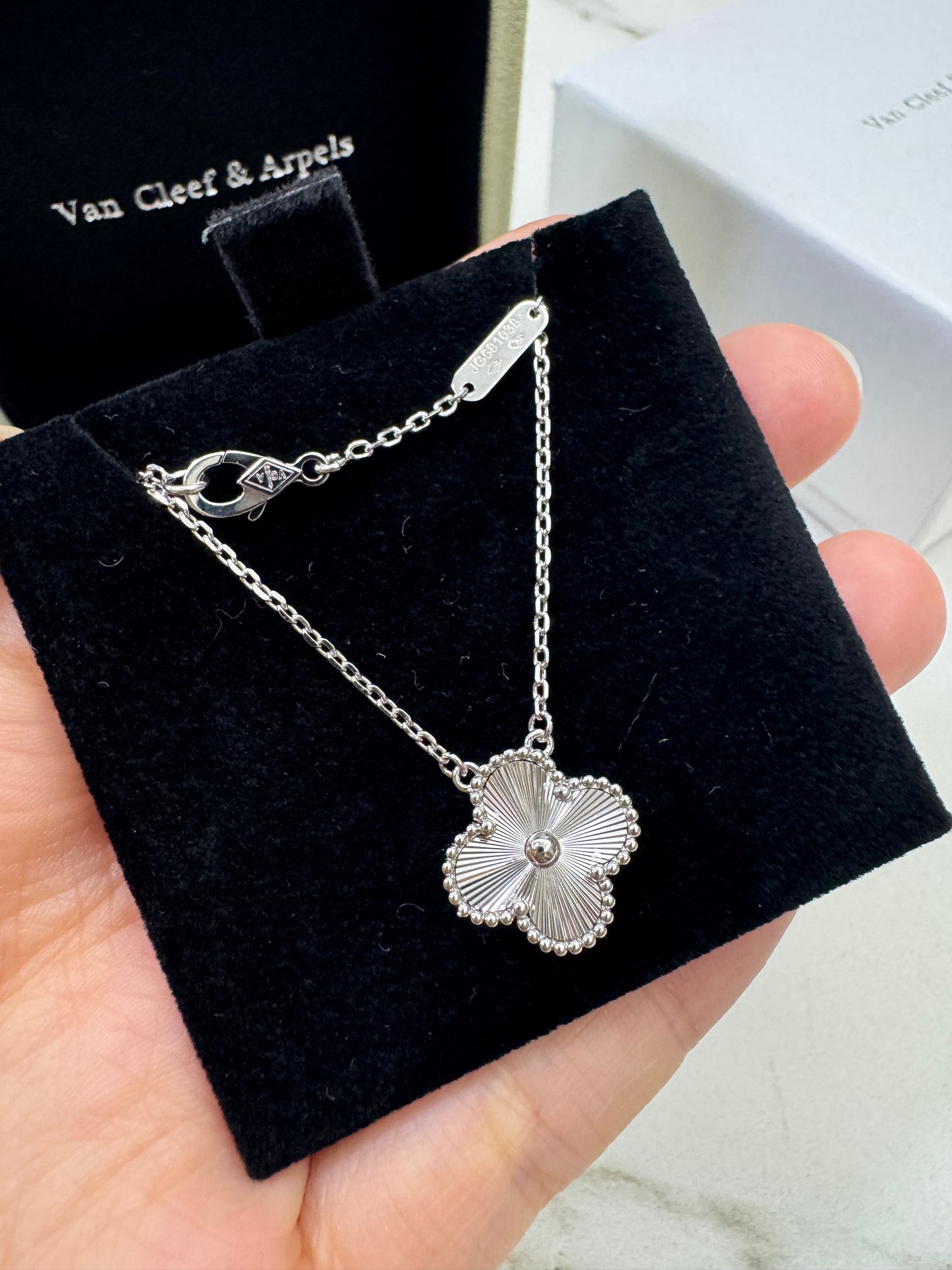 VCA Vintage Alhambra 鐳射白金色項鏈