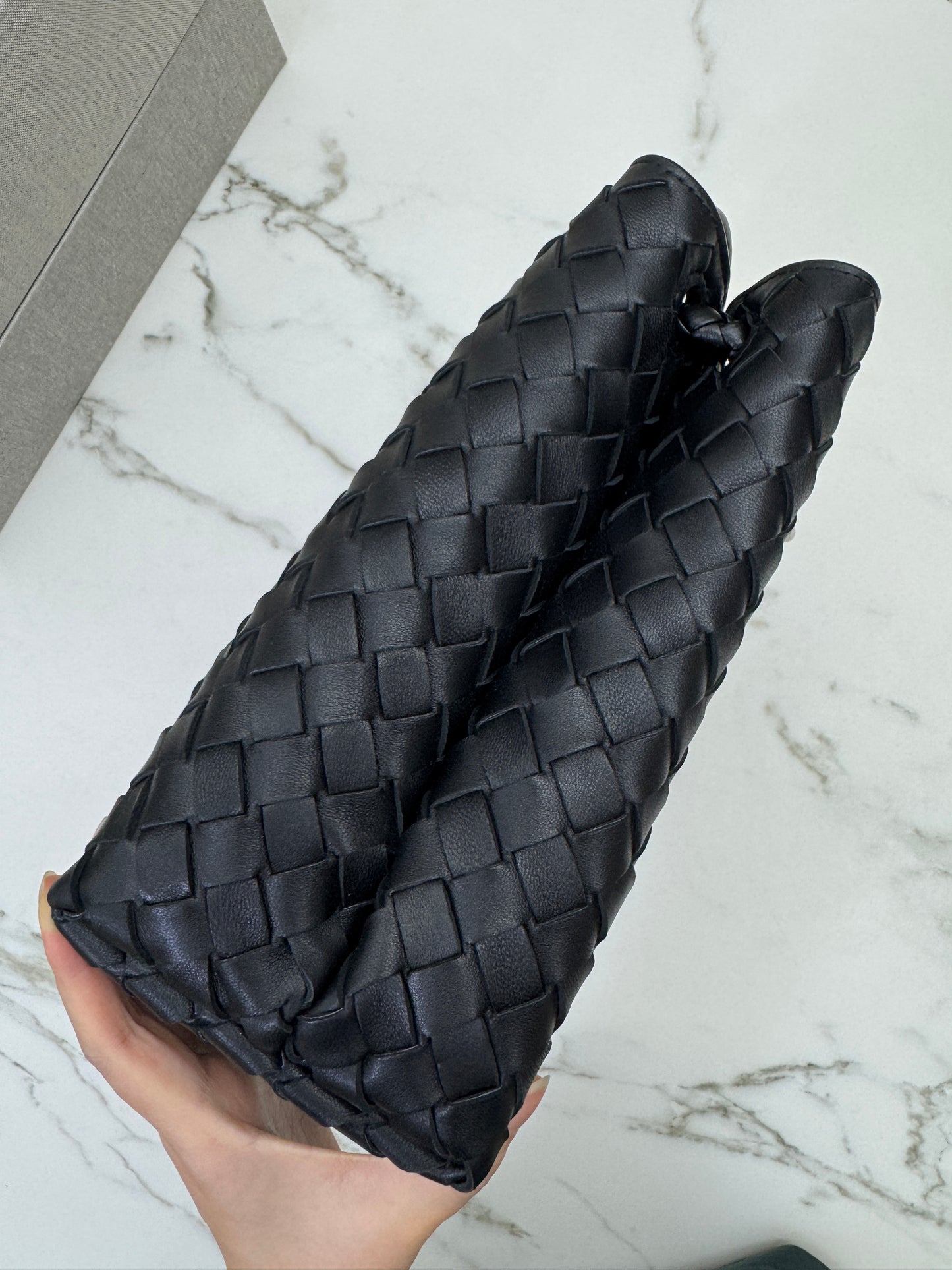 BV Andiamo Medium 黑銀