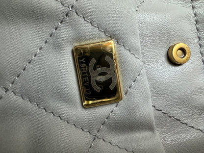CHANEL Mini 22 Bag 25P淺灰色 新版磁吸扣