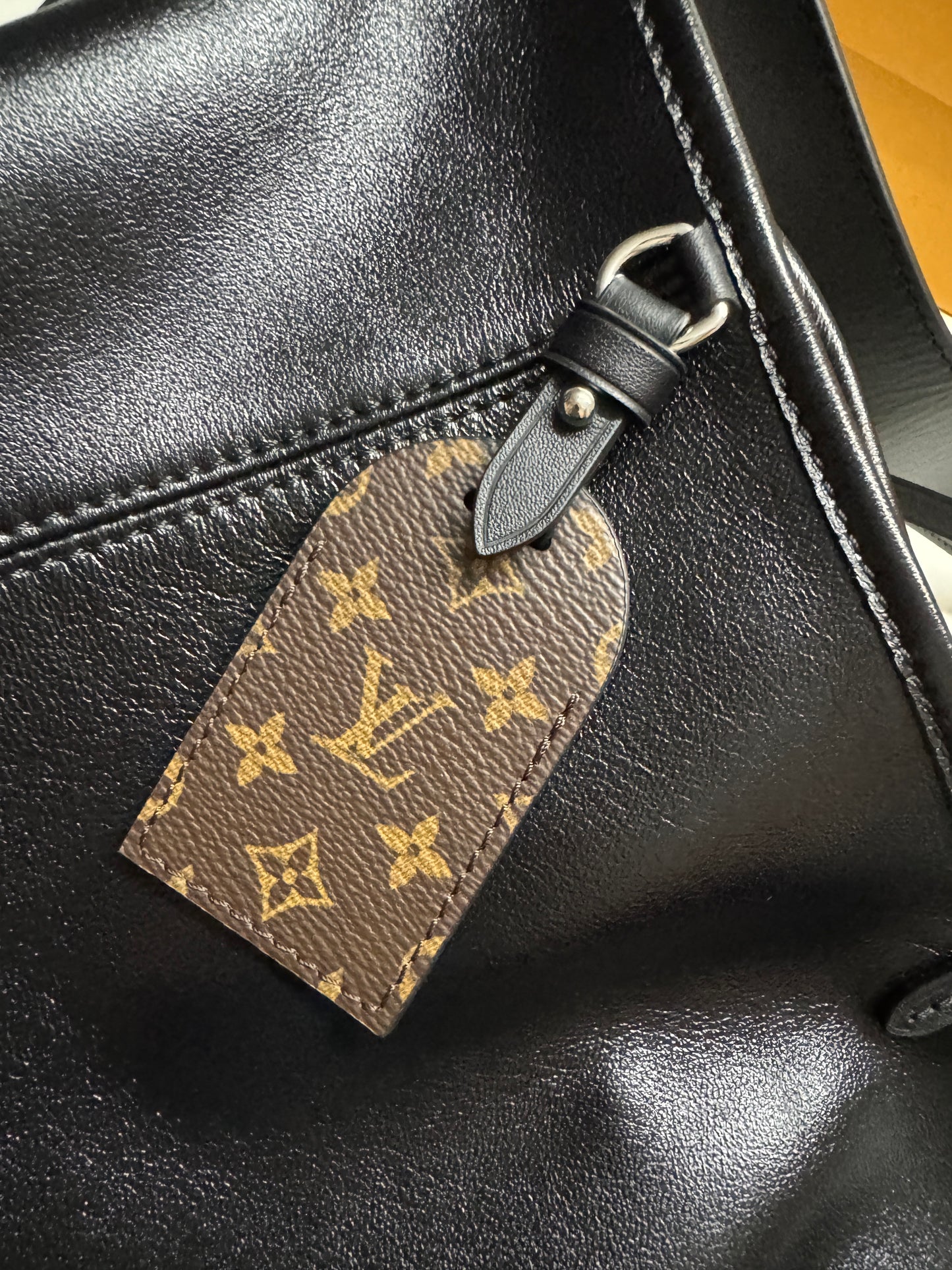 LV Carryall 大號 黑色羊皮