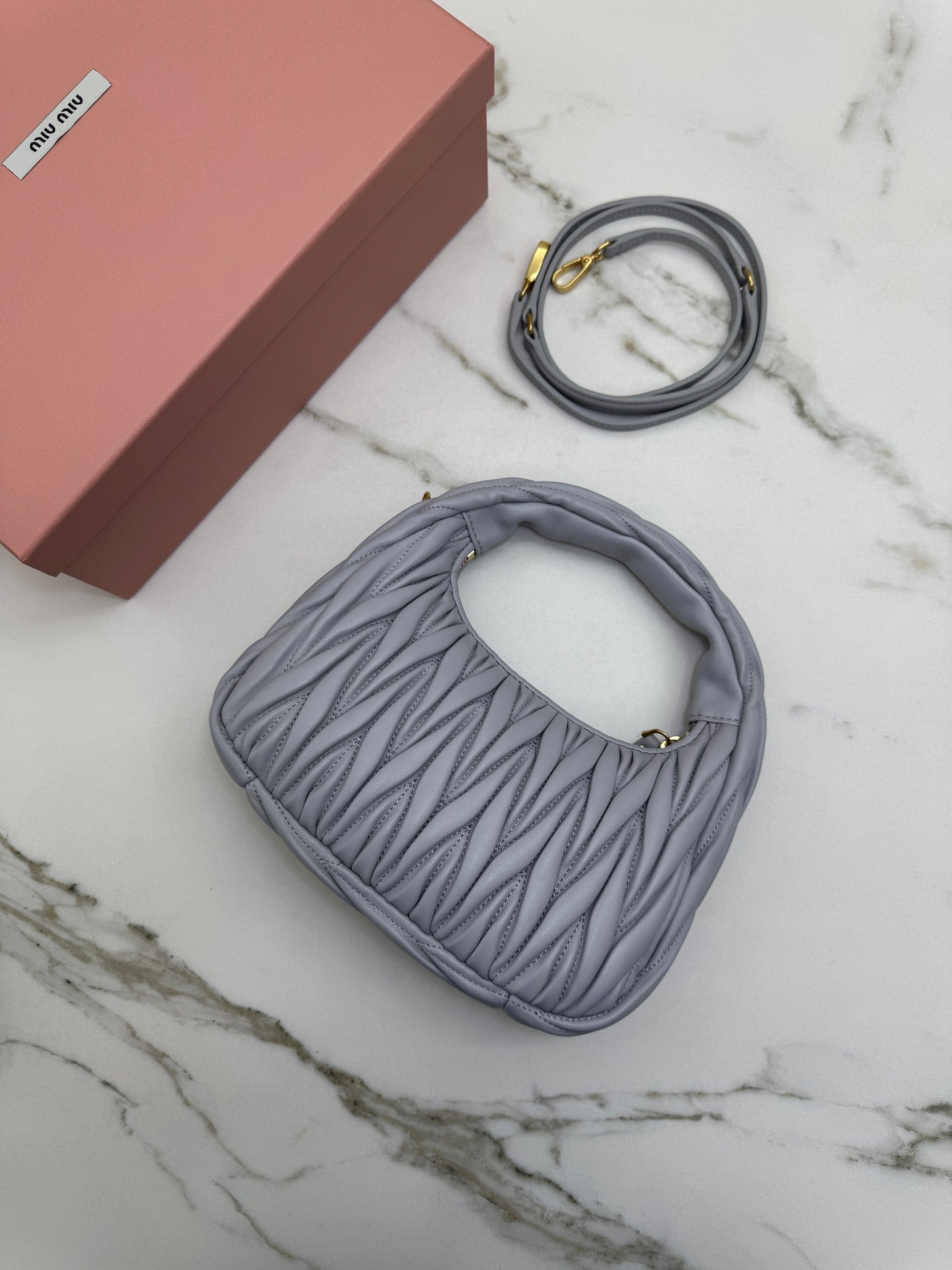 MIU MIU Wander Small 霧霾藍