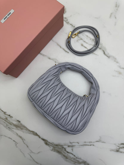 MIU MIU Wander Small 霧霾藍