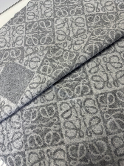 LOEWE Scarf 淺灰 3D Logo 180cm