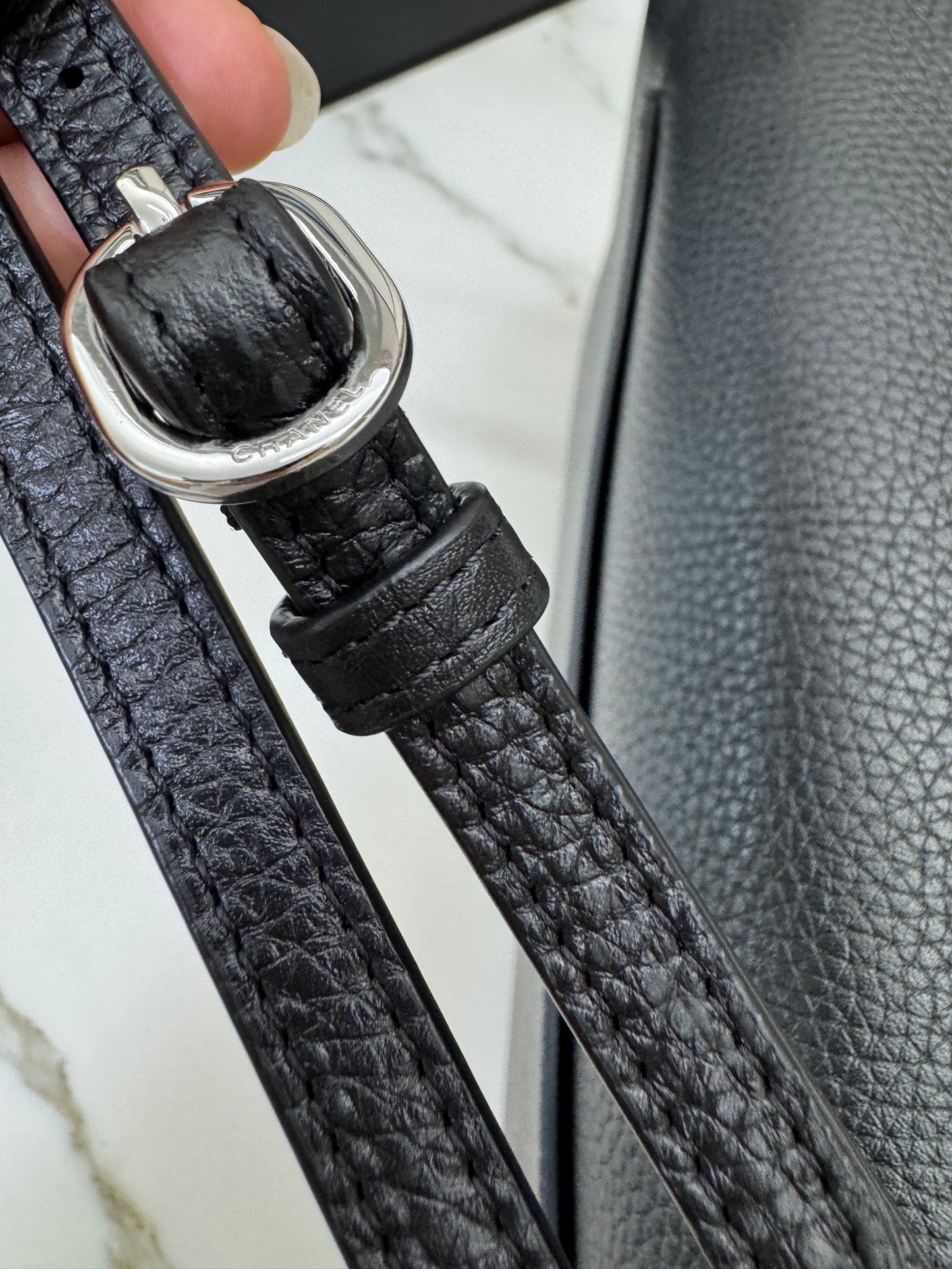 CHANEL 26S Maxi Flap Bag 黑銀小號（32cm)