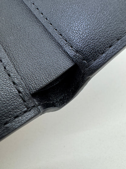 LV Multiple Wallet 黑色皮壓花