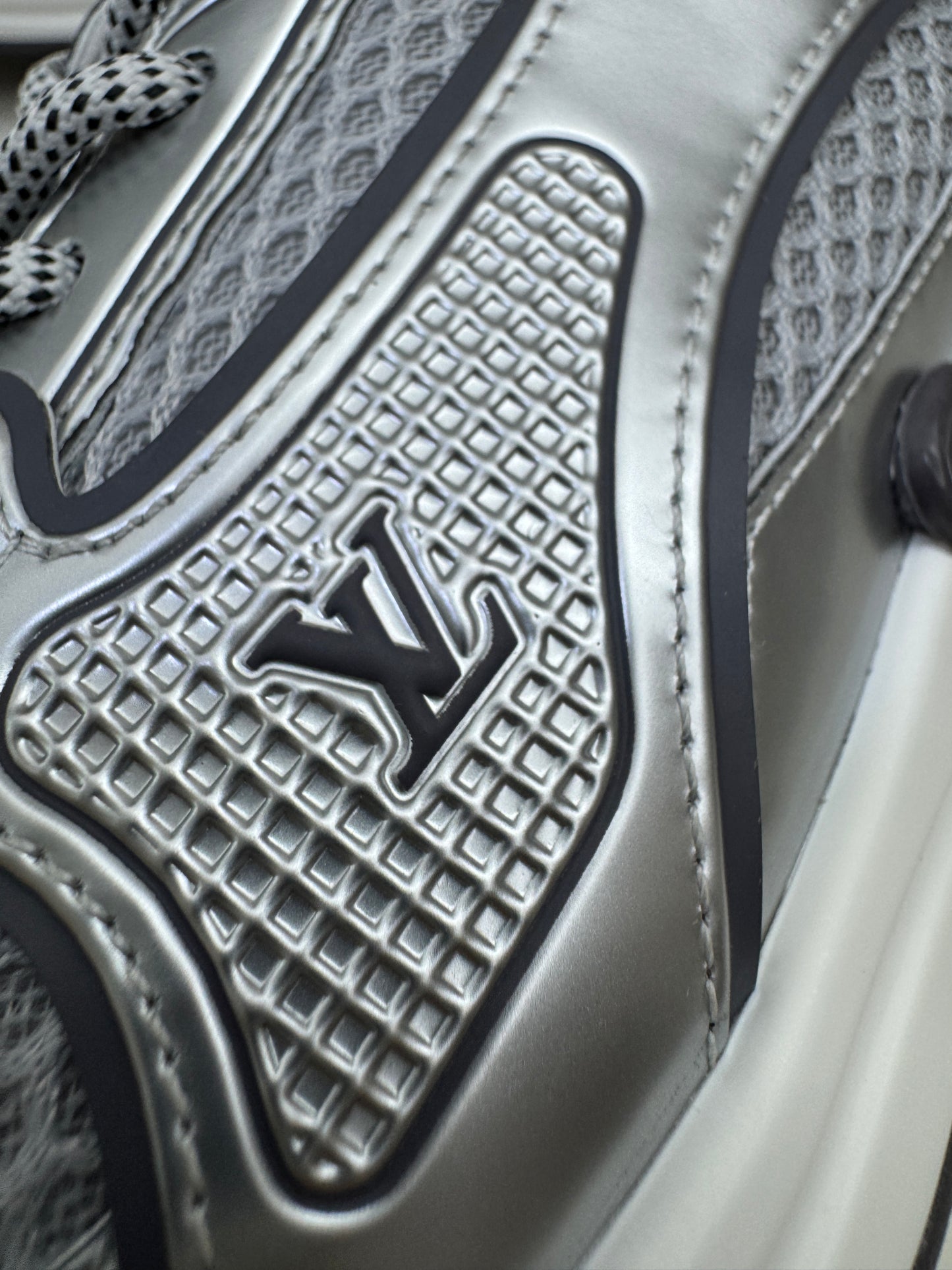 LV Olympia Sneaker 銀色運動鞋