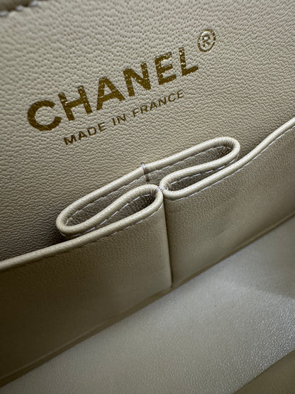 CHANEL CF23 Small 米杏色牛皮金扣 Beige Caviar Calfskin GHW