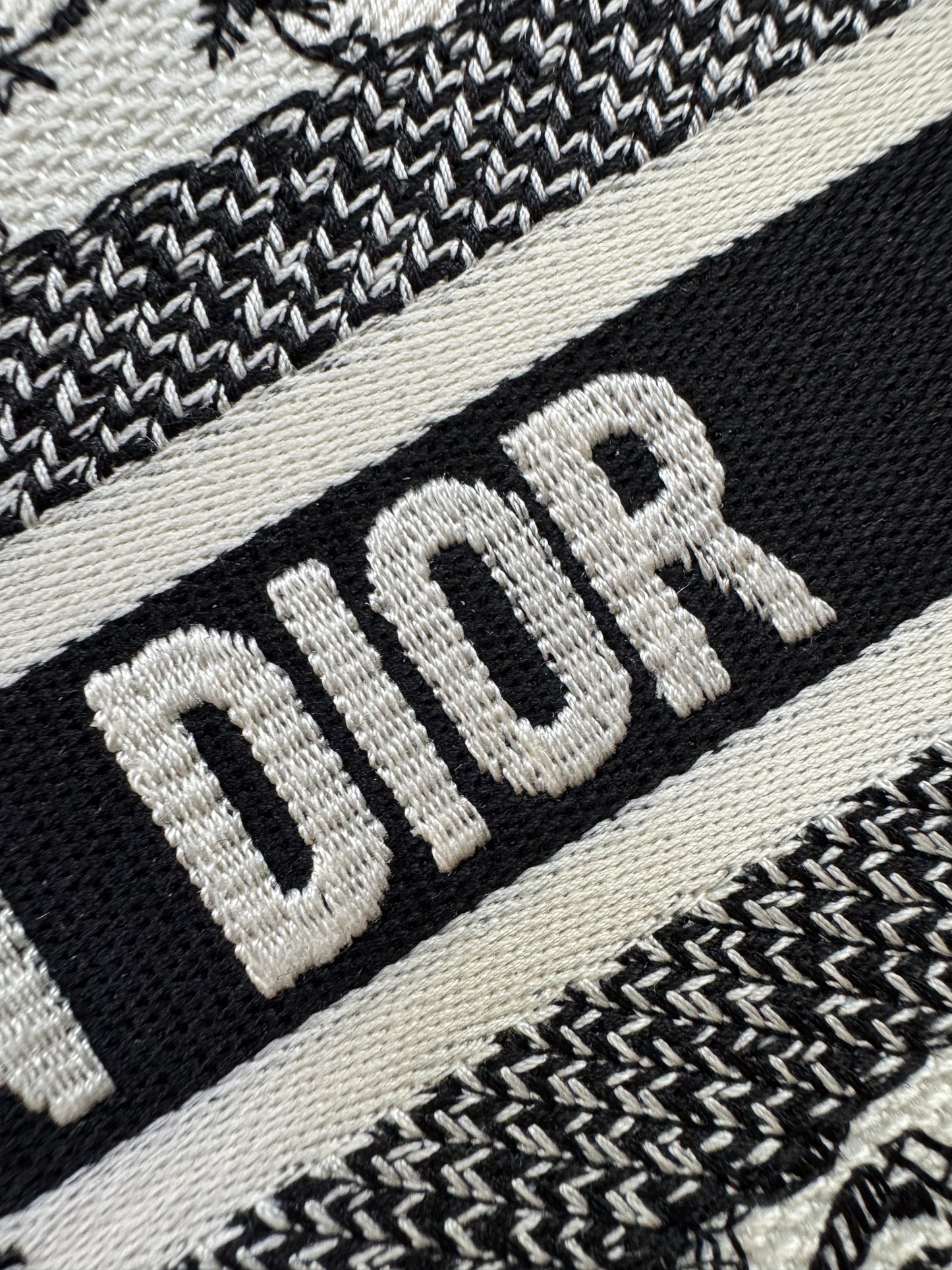 DIOR Book Tote Small 星座系列
