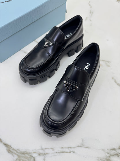 PRADA Loafers 齒輪底 Super Light