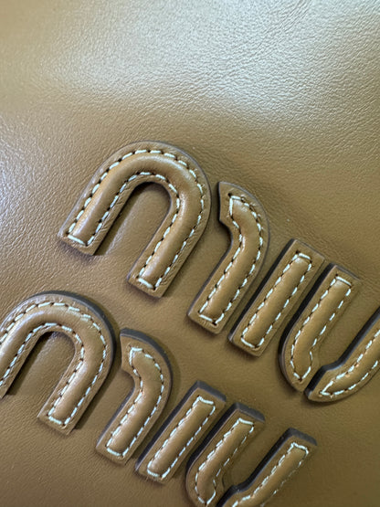 MIU MIU Ivy Tote Regular 淺棕色
