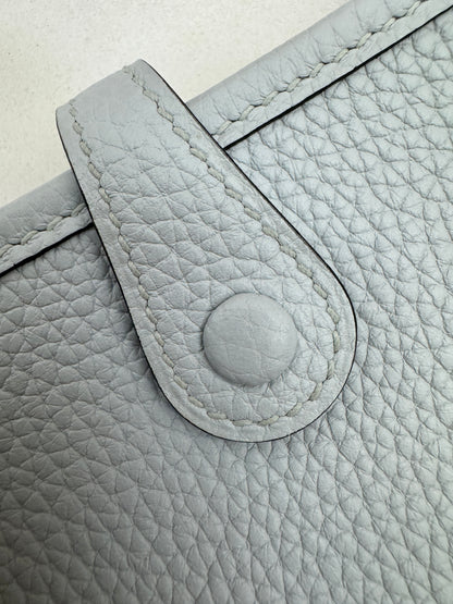 HERMES Mini Evelyne 霧霾藍銀扣 T0 Bleu Brume PHW