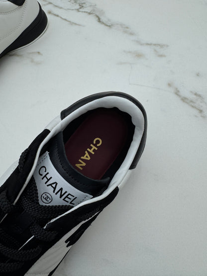 CHANEL 26S 黑白菱格德訓鞋 棒球鞋
